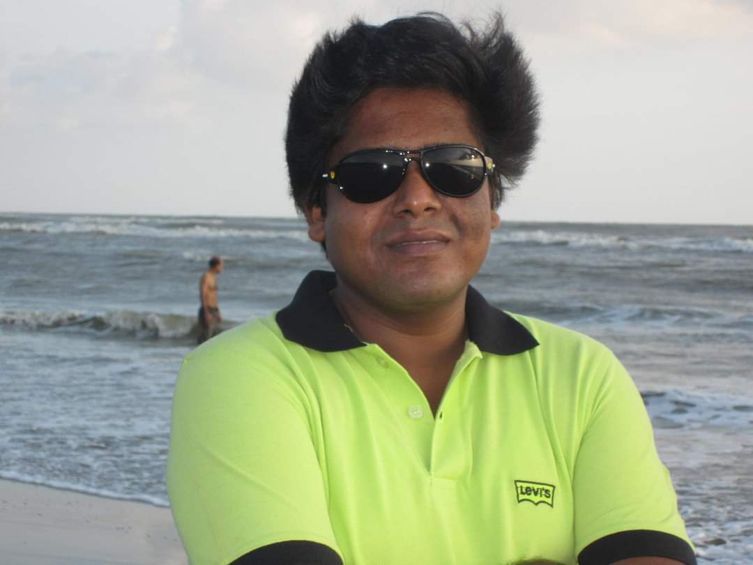 লাখ জীবনের দ্বন্দ্ব